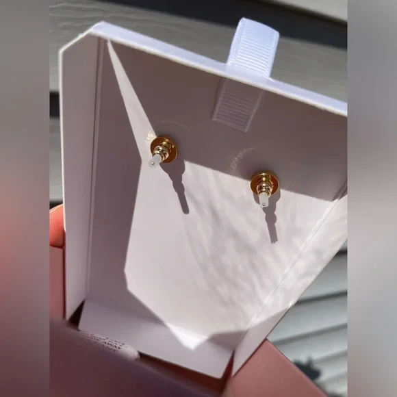 NEW House Of Harlow 1960 Gold Tone Leaf And Faux Pearl Dangle Drop Earrings - Picture 3 of 12